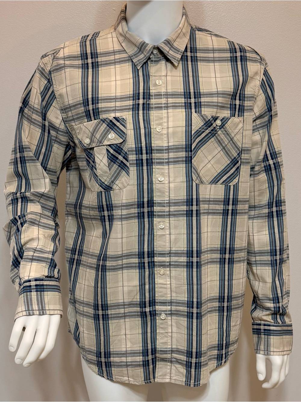 American Rag Men's Blue and Cream Plaid Button-Up Shirt X- Large . New w/o tags